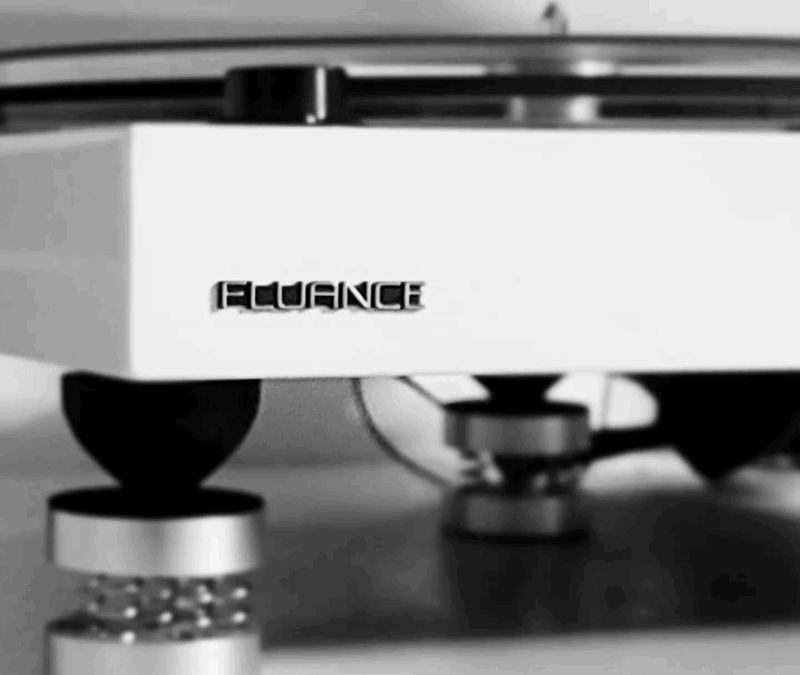 The Perfect Vinyl Turntable Setup: Home, Office, and Beyond